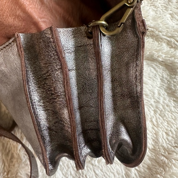 Campomaggi Pewter Crossbody - Picture 9 of 15